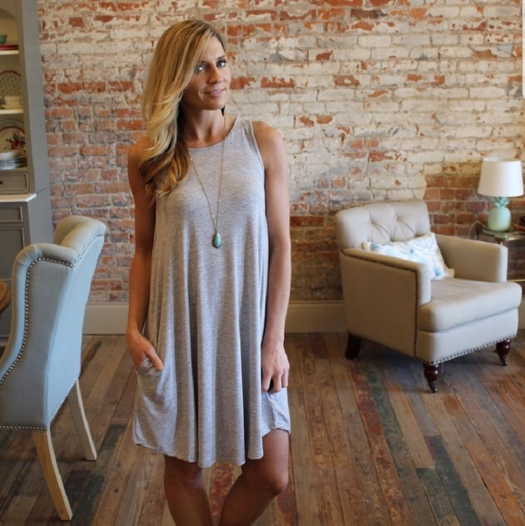 Dresses & Skirts - Grey Sleeveless Swing Dress w/Pockets